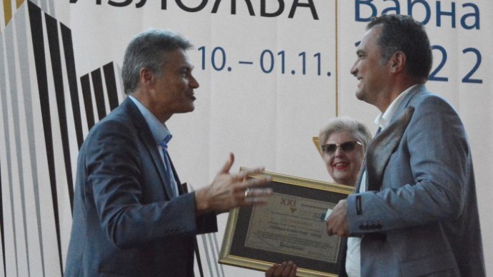 Връчиха варненската награда за строителство „Златен отвес”  Призът получи фирмата „Пътища и мостове“